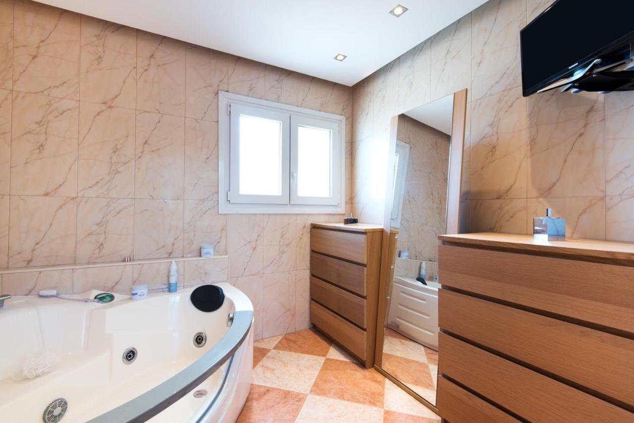 Villa Palm Beach Marina Benalmadena 3 Min Walking From The Sea エクステリア 写真